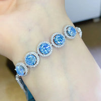 40101aec-3b85-4e7d-809c-d29f47ff1360-Max